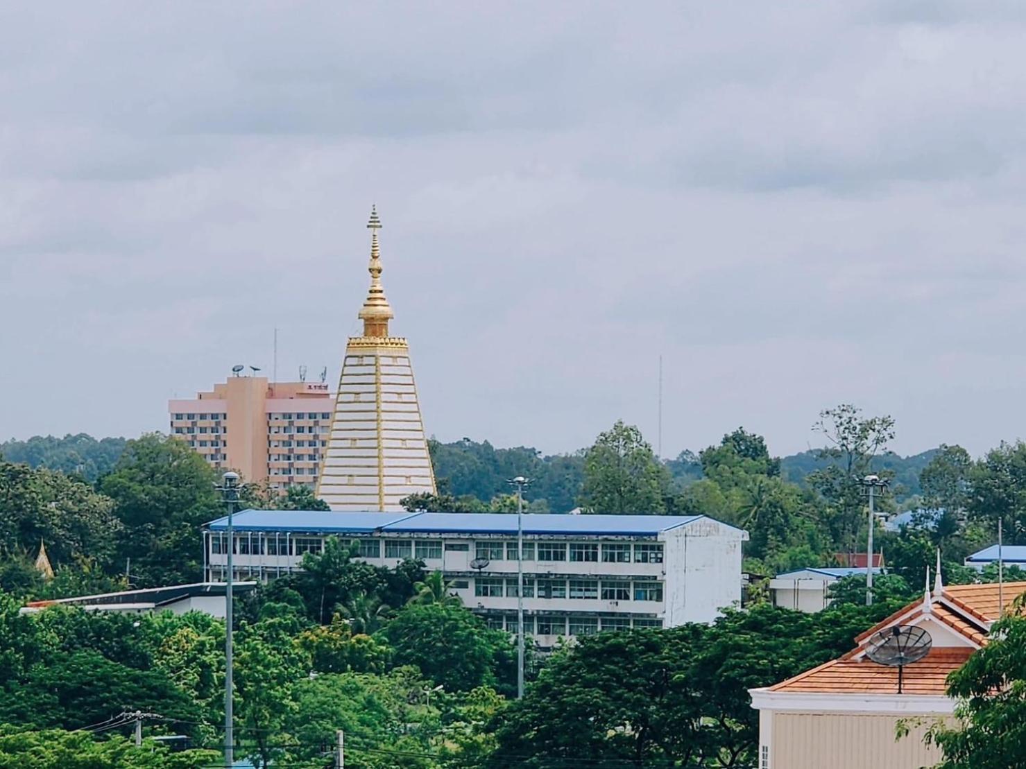 Nakara Hotel, Ubon Ratchathani Exterior foto